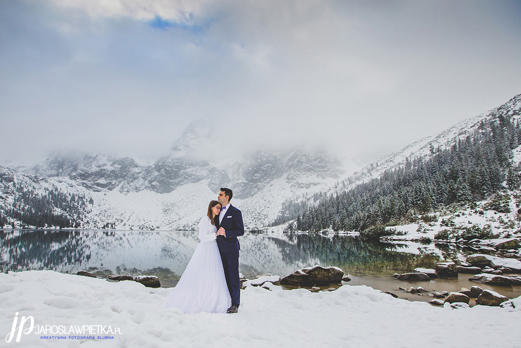 zimowy plener ślubny w górach