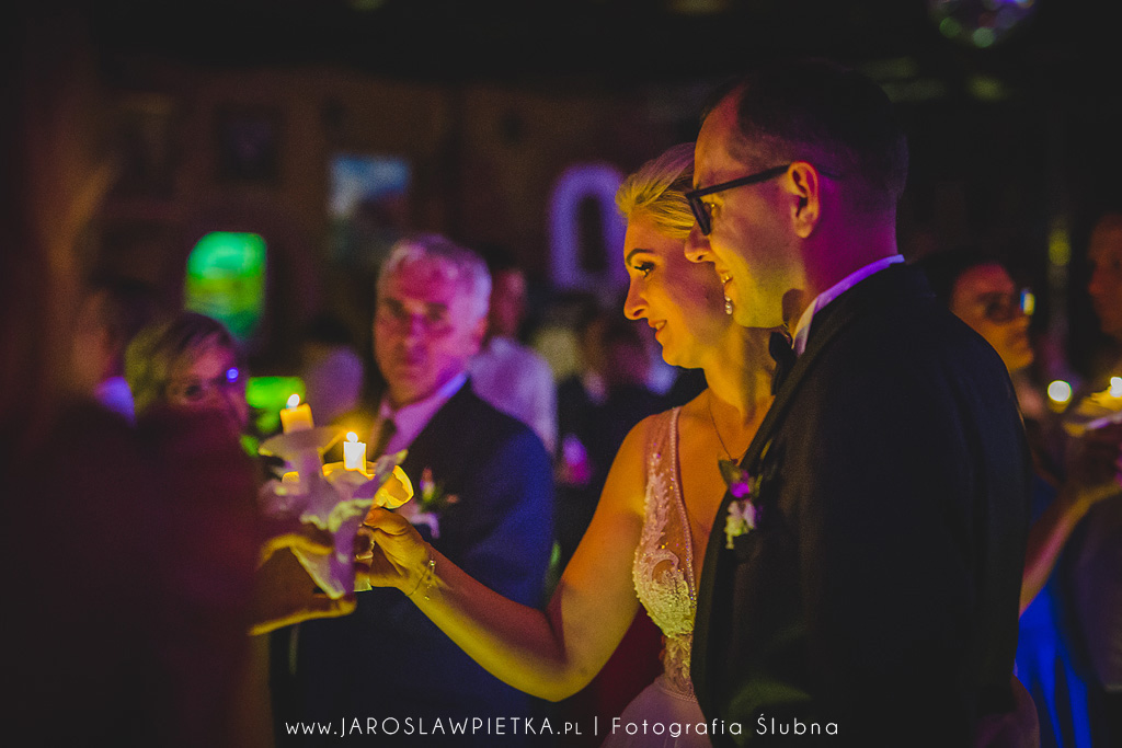 Wesele w Hotelu Trylogia_zdjęcia ślubne _ taciec ze świecami