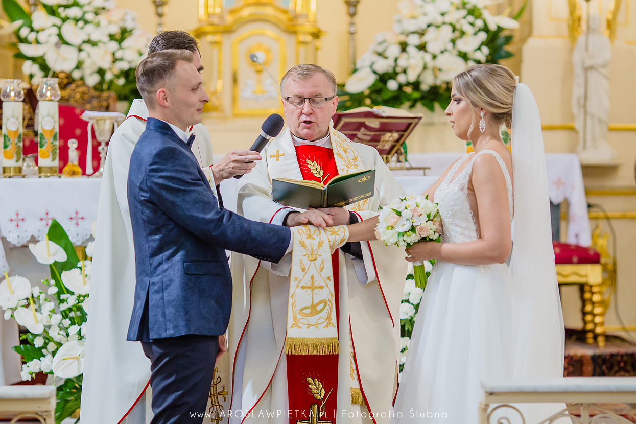przysięga małżeńska _ fotograf na ślub i wesele